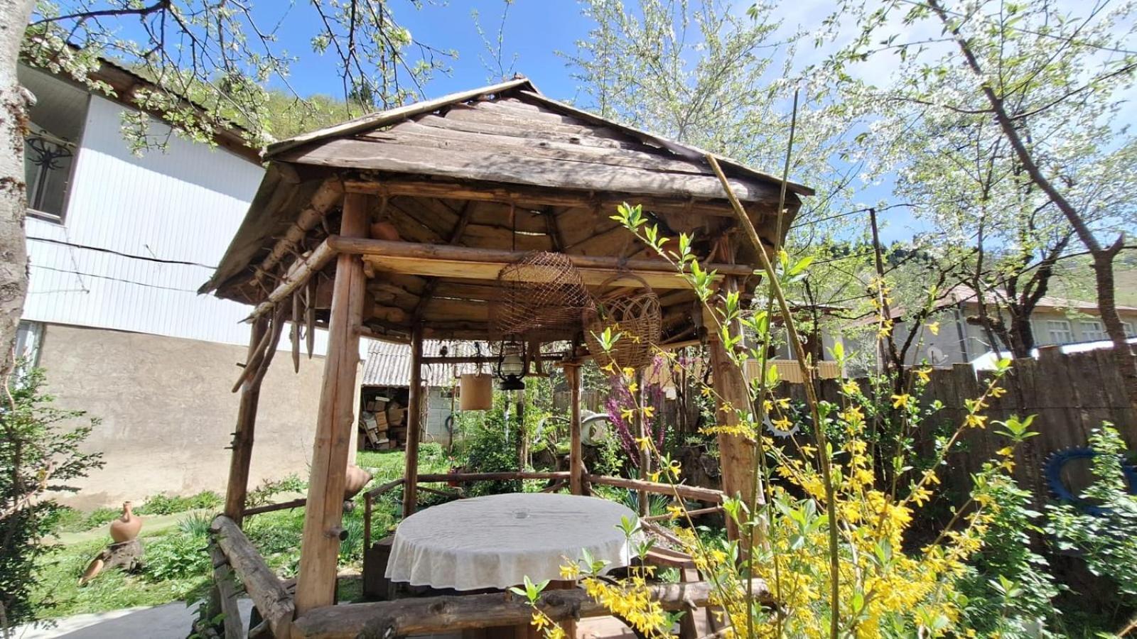 Guest House "Svaneti" Lentekhi Exterior photo