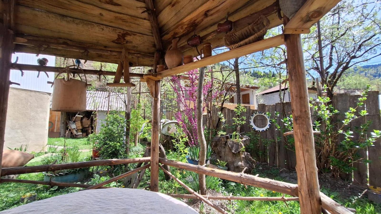 Guest House "Svaneti" Lentekhi Exterior photo