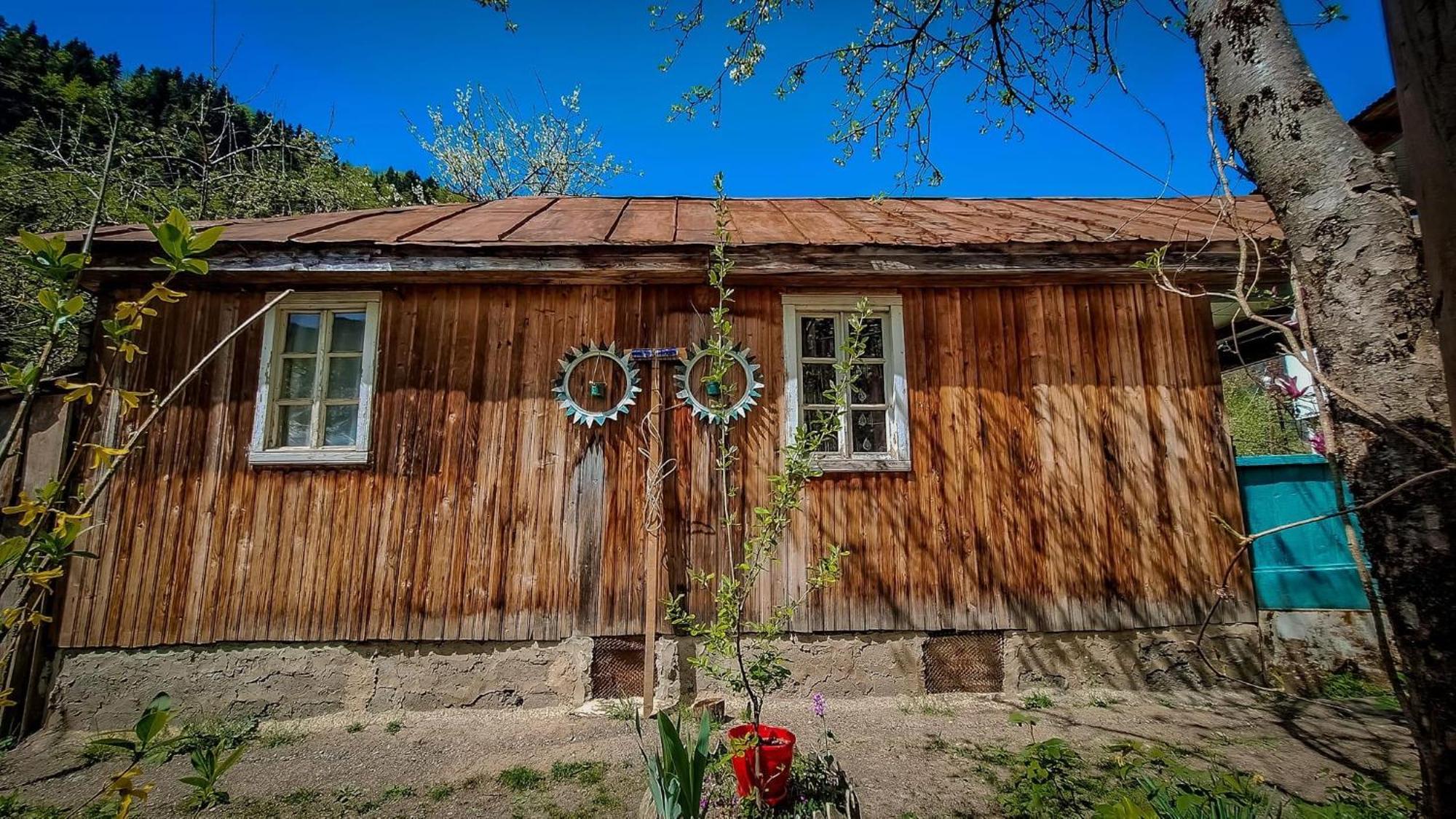 Guest House "Svaneti" Lentekhi Exterior photo
