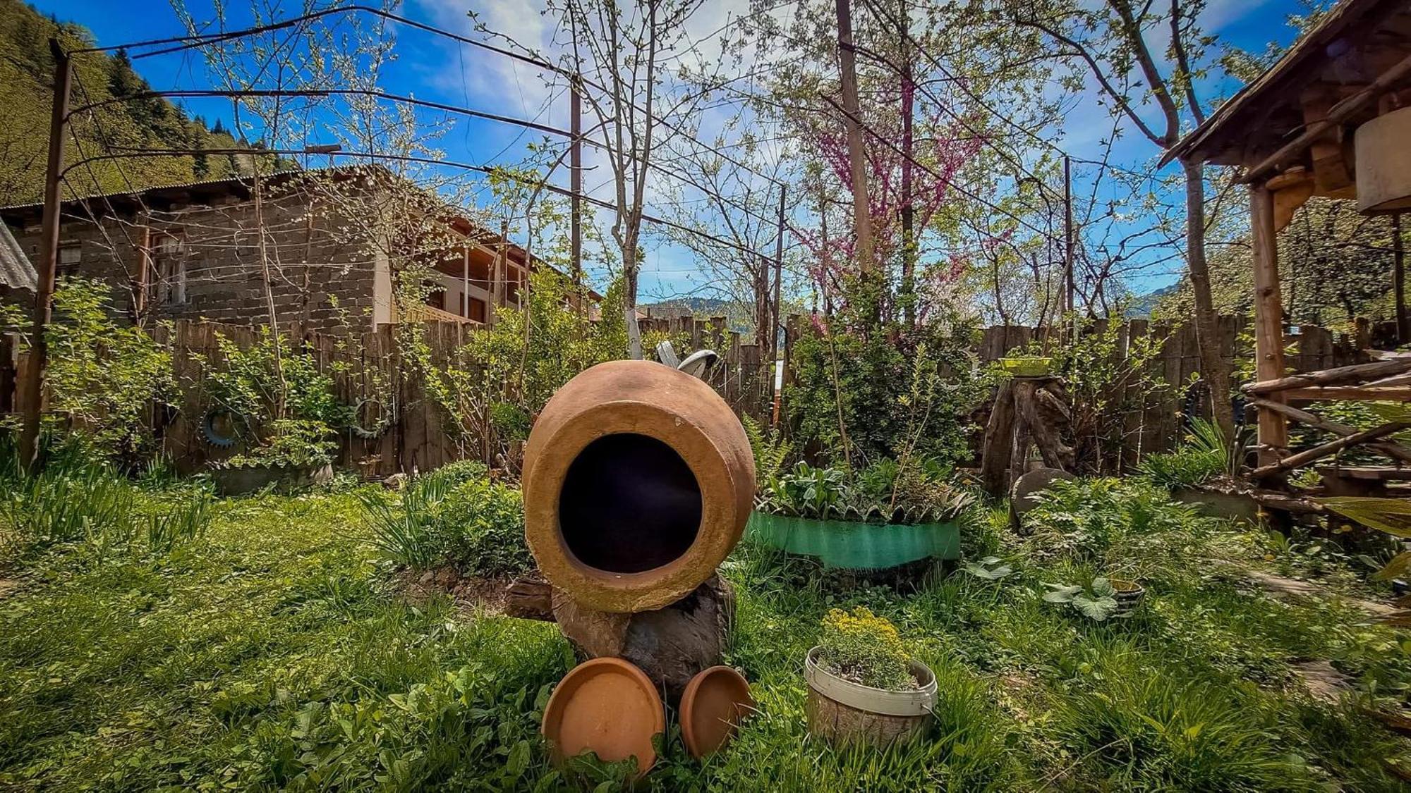 Guest House "Svaneti" Lentekhi Exterior photo